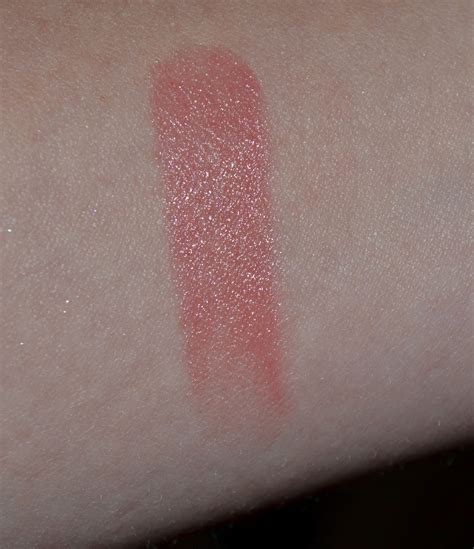 Makeup Review: Burberry Lip Mist in 209 Feather Pink